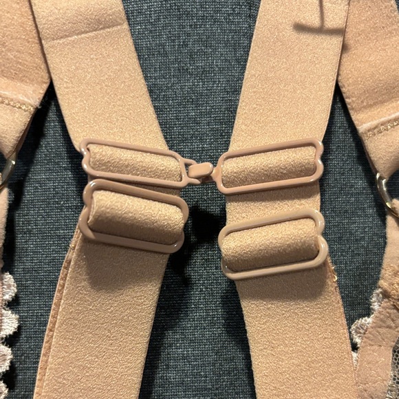 Elomi Plunge Tan Sheer Lace Bra - Picture 3 of 5